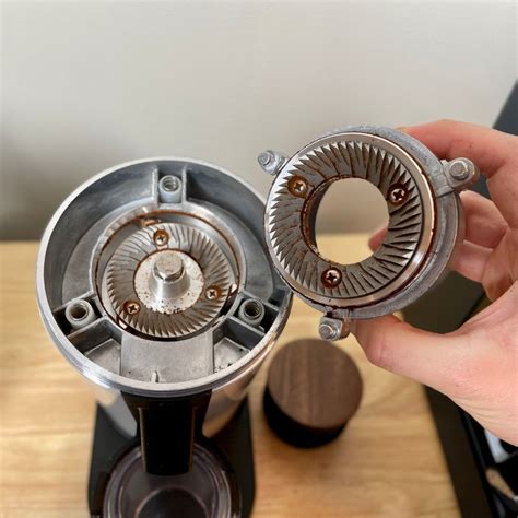 Coffee Grinder Retention