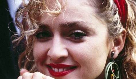 Coiffure Annee 80 Madonna Épinglé Par Clara Sur En 2020 Années