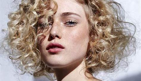 Coiffure Curly Hair Court Coupes es Femmes 100 Idées De Looks Tendance