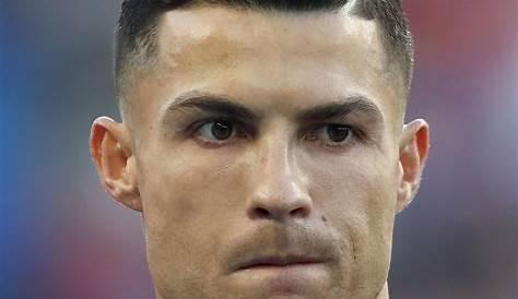 Coiffure Ronaldo Ajax 2019 Pour Exemple D'image