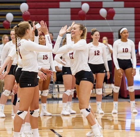 Women's volleyball trumps Colgate The Brown and White