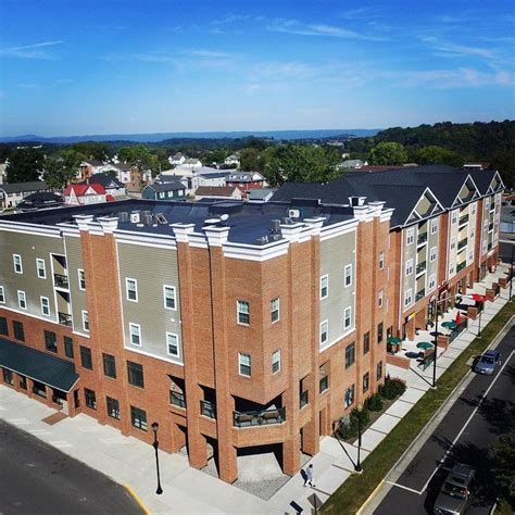 college student apartments at radford