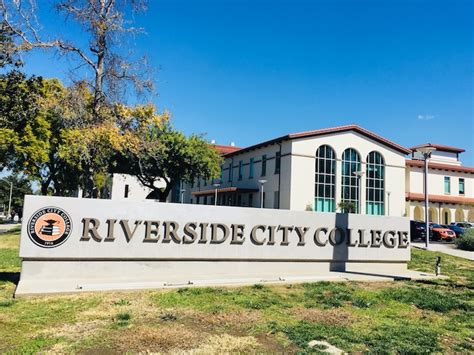 colleges in riverside county