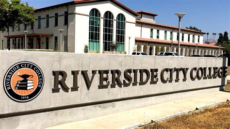 colleges in riverside county california