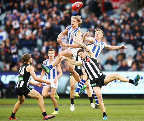 collingwood and melbourne game