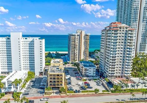 Collins Avenue Destination