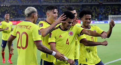 colombia a qué hora juega