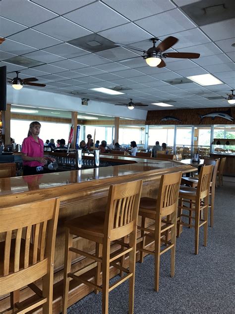 Colonial Beach Lunch