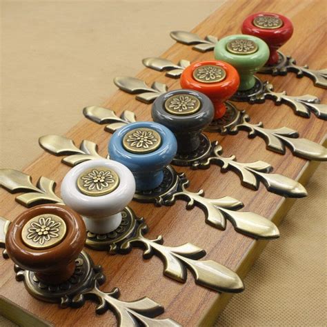 Color Dresser Knobs