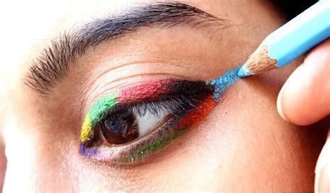 Colored Pencil Eyeliner Hack