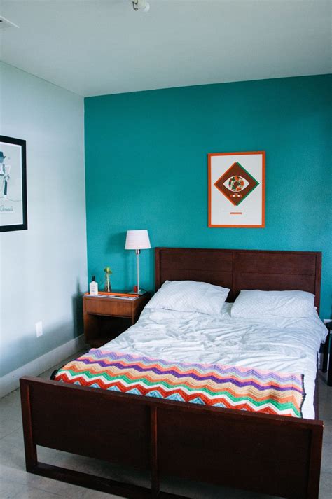 These Are the Worst Paint Colors You Should Never Use in Small Spaces