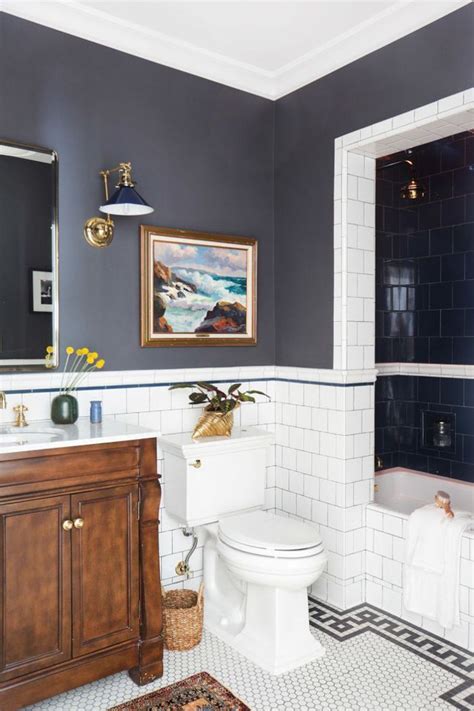 Colors For Small Bathroom