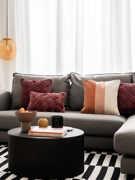 Combinar Cojines Sofa Gris Oscuro