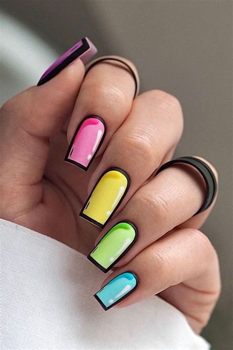 comic nails