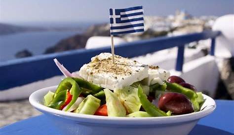 El ritual de la comida griega: platos y tradición - Bares & Co