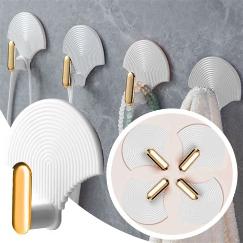 Command Hooks For Coats