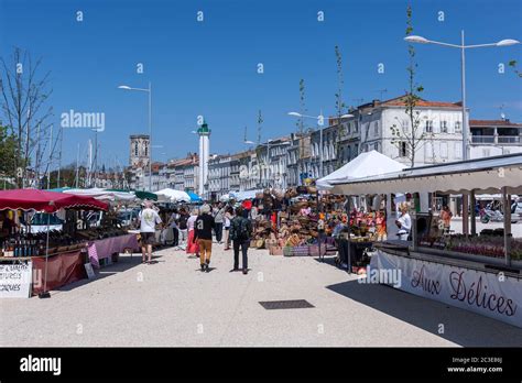 Commandant De La Motte Rouge