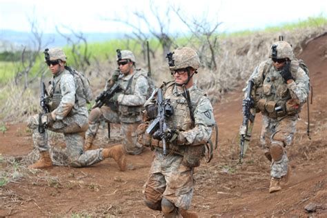 commander definition army