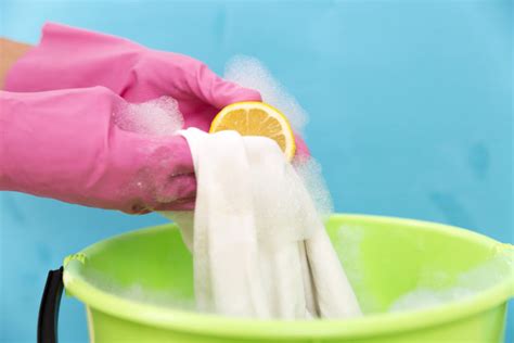 Comment enlever une tache jaune sur un vêtement ou linge blanc