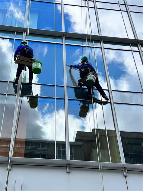 commercial window cleaning