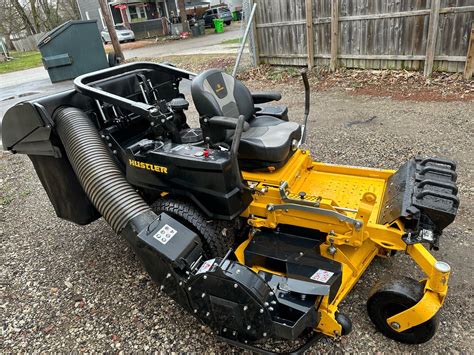 Commercial Zero-Turn Bagger