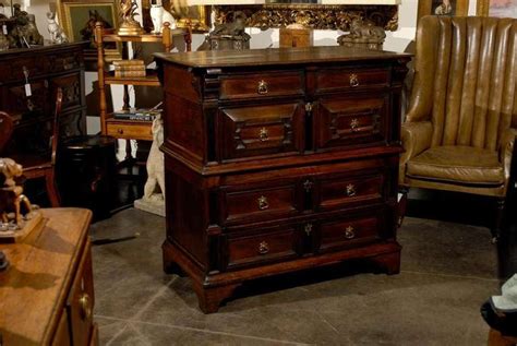 Comment Dire 'Commode' En Anglais?