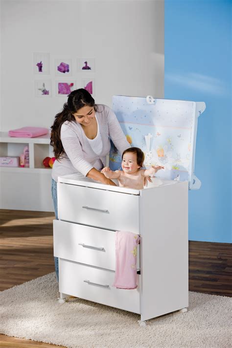 Les Avantages D'une Table À Langer Commode