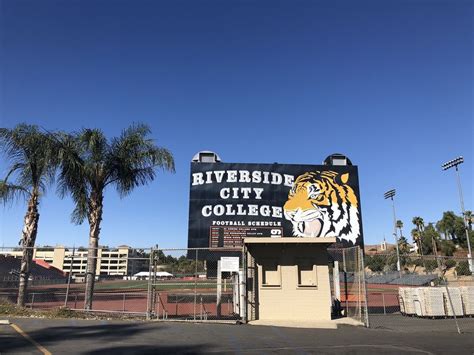 community college near riverside ca