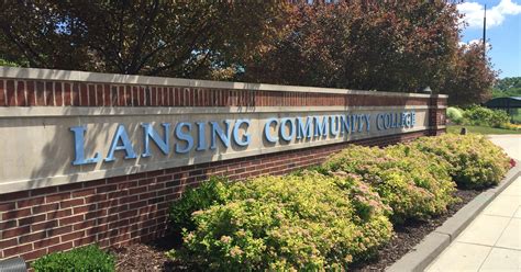community colleges in lansing