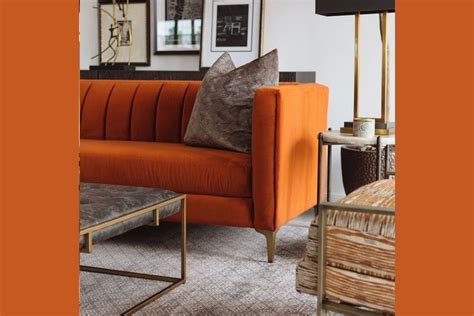 Como Combinar Un Sofa Naranja