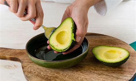 Como Descascar Abacate