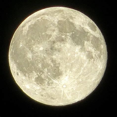 como se ve la luna llena