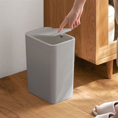 Compact Trash Can