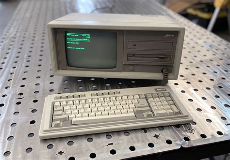 VINTAGE COMPAQ PORTABLE II COMPUTER W/ 640K RAM AND DUAL 5.25" FLOPPY