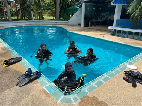compare diving schools
