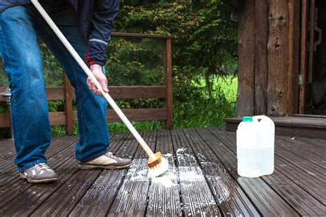 Composite Decking Bleach Cleaning