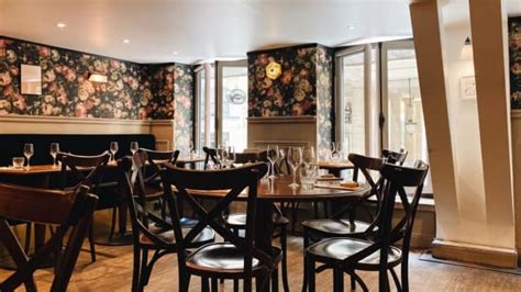 Comptoir Des Petits Champs, A Charming Bistro In The Heart Of Relaxed France