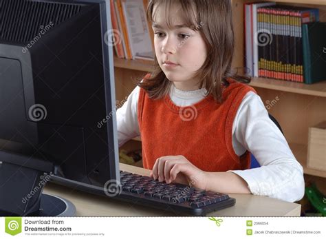 computer illiterate girl