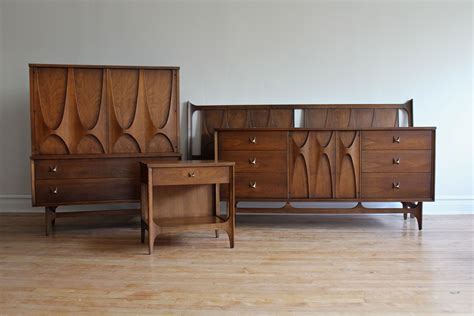 Vintage Mid Century Modern Bedroom Furniture