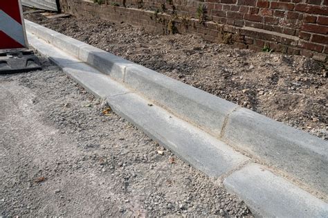 concrete curb gutter