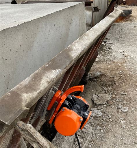Concrete Form Vibrator