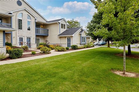 Condo In Pewaukee Wi