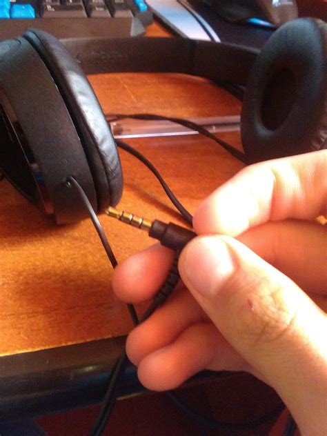 connect ear plugs to pc