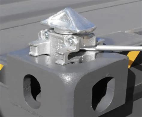 container twistlocks