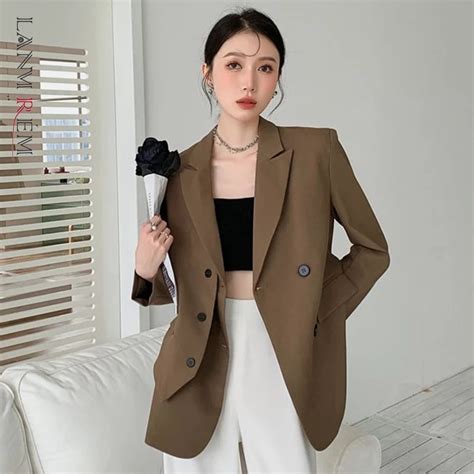 √ 30+ Model Blazer Batik Wanita (Modern, Lengan Panjang & Pendek)