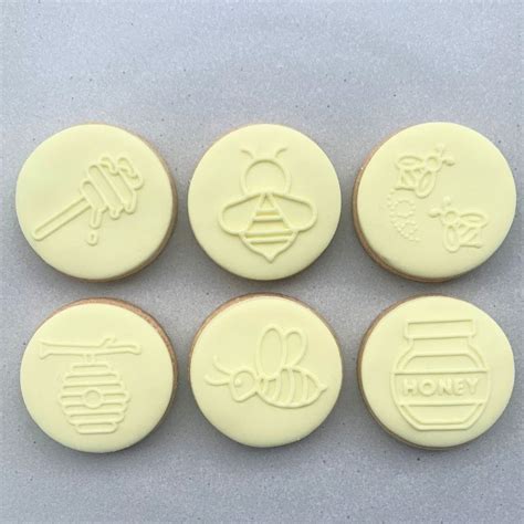 Cookie Stamp Bumble Bee