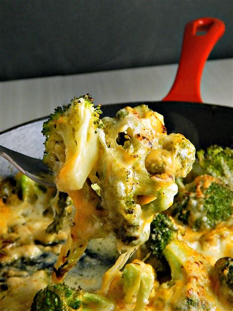 Cooking broccoli in a skillet