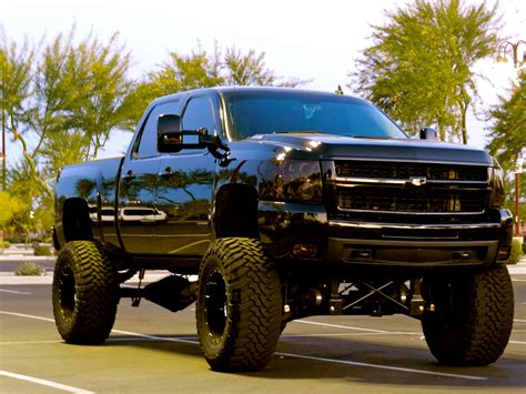cool pictures of lifted trucks