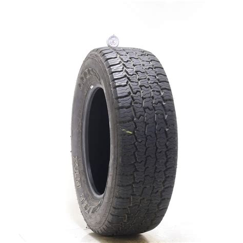 COOPER® 90000022203 DISCOVERER A/TW 235/70R17 S Tires All Season