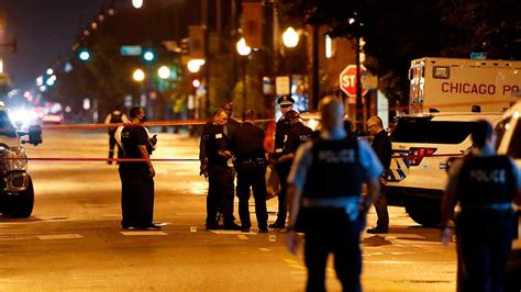 cop shot in chicago last night